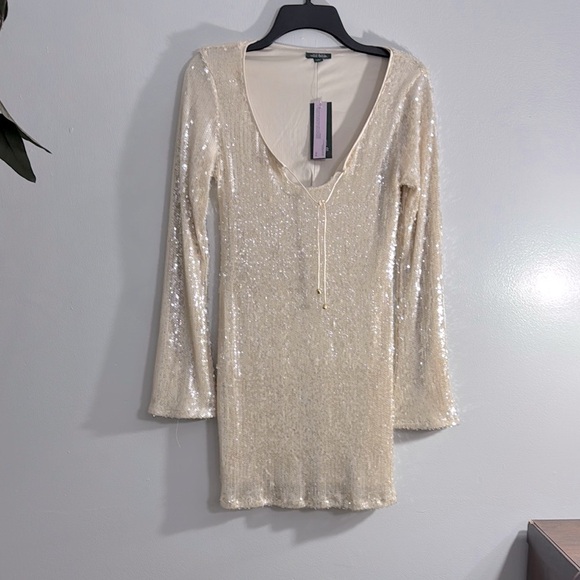 Wild Fable Sequin V-Neck Dress in Cream Size Small Pull Over Long Sleeves - Picture 2 of 10